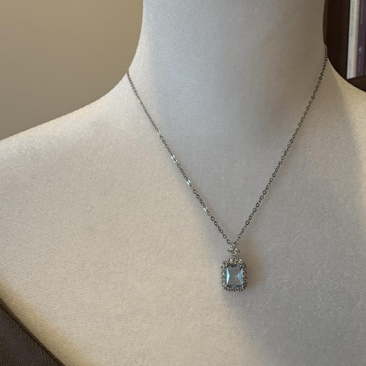 Sterling Silver blue crystal necklace - Image 4