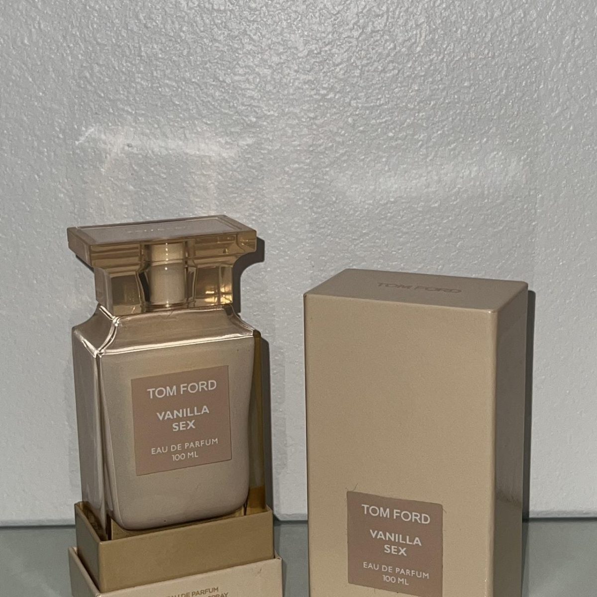 TOM FORD Tan and Pink Fragrance - Image 1