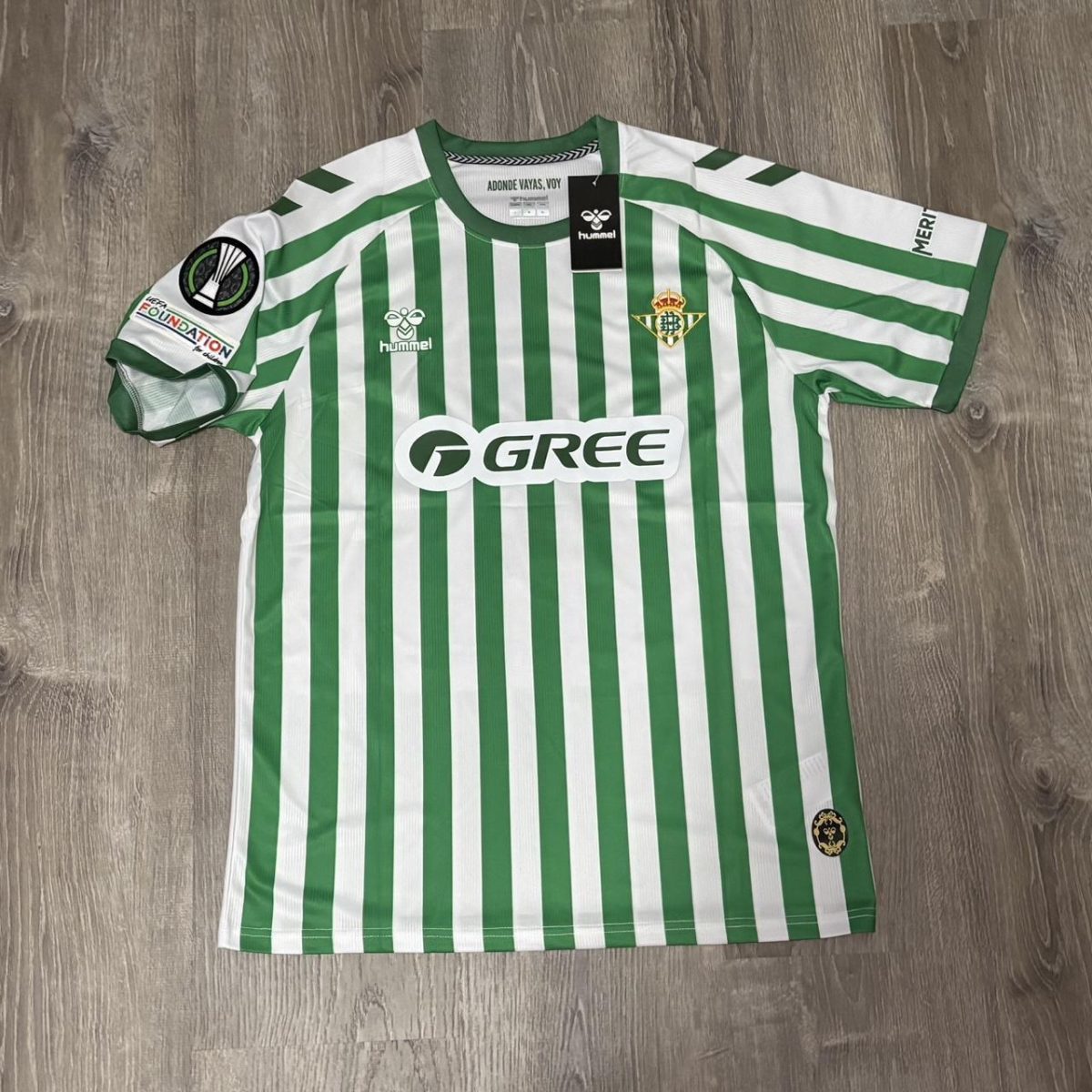 Hummel Men's White and Green T-shirt - Image 2