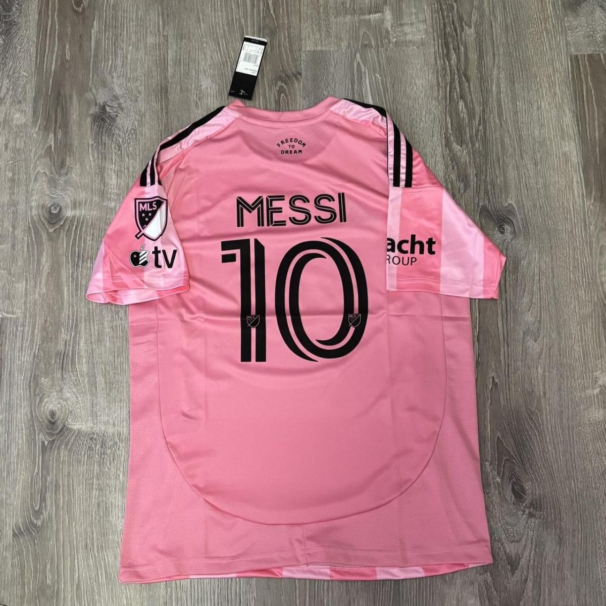 Adidas Men's Pink T-shirt - Image 1