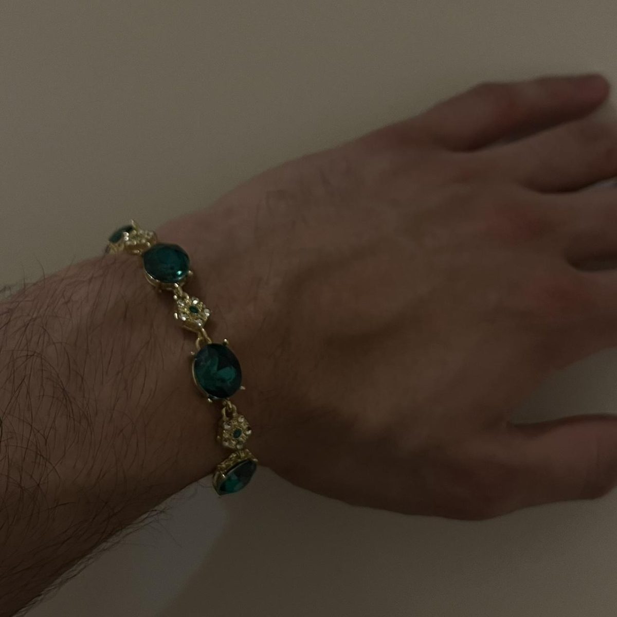 Green rhinestone bracelet - Image 1