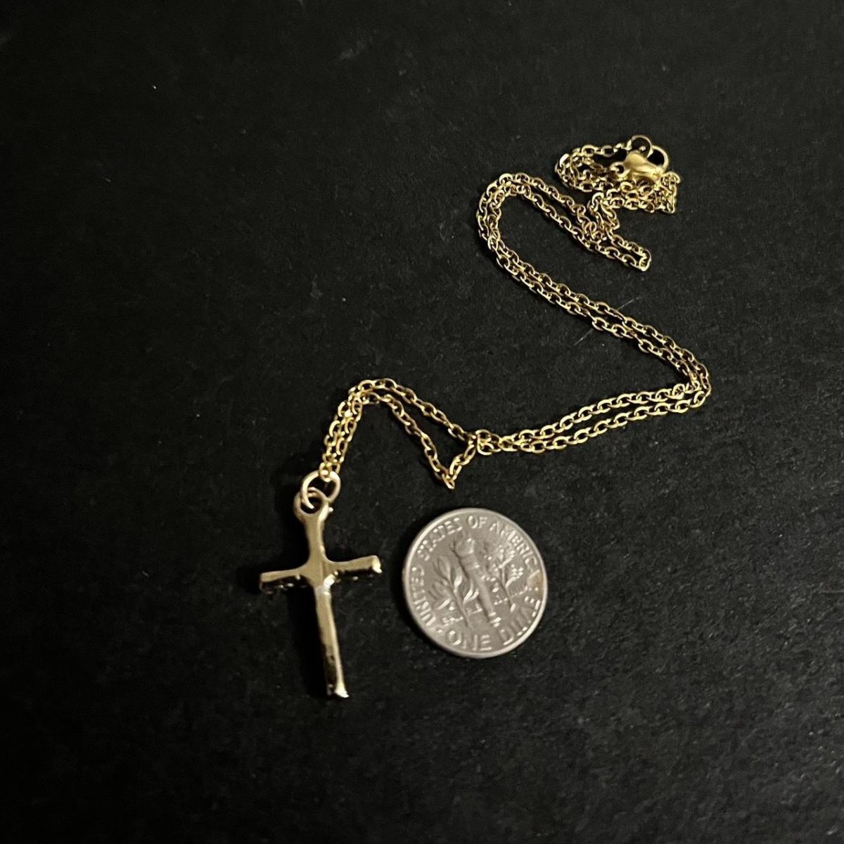 gold-colored chain - Image 1