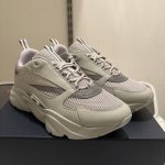 Dior Men's Grey and Cream Trainers - Image 2