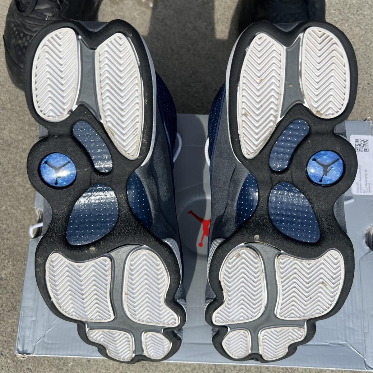 Jordan Men's Navy and Blue Trainers - Image 7