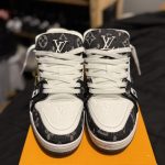 Louis Vuitton Men's Black and White Trainers - Image 3